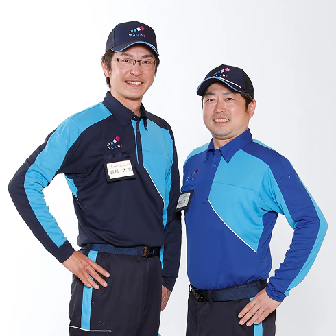 ネイビーとブルーの2色のポロシャツ