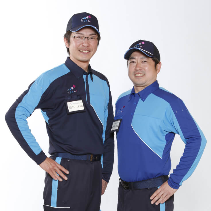 ネイビーとブルーの2色のポロシャツ